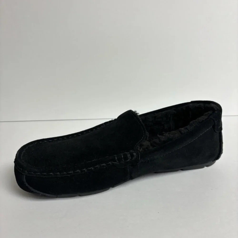 Koolaburra Men’s Tipton Black Suede Slippers, Size 9 M